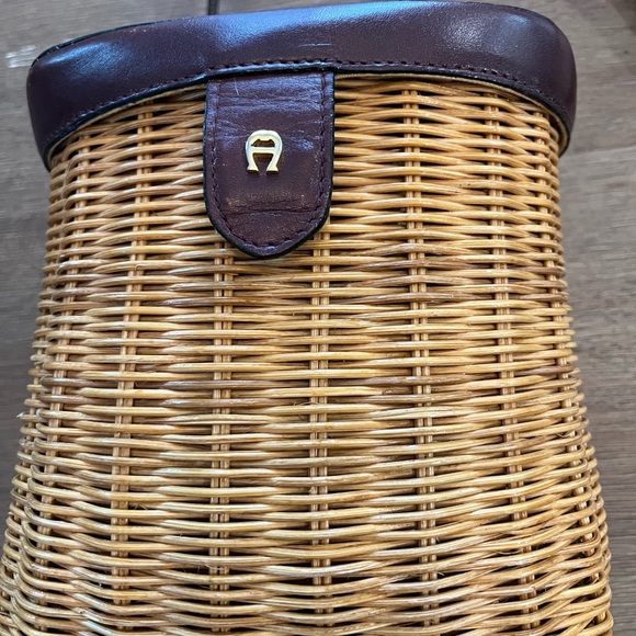 Etienne Aigner Elegant Burgundy and Tan Basket Woven Bag - Picture 3 of 7